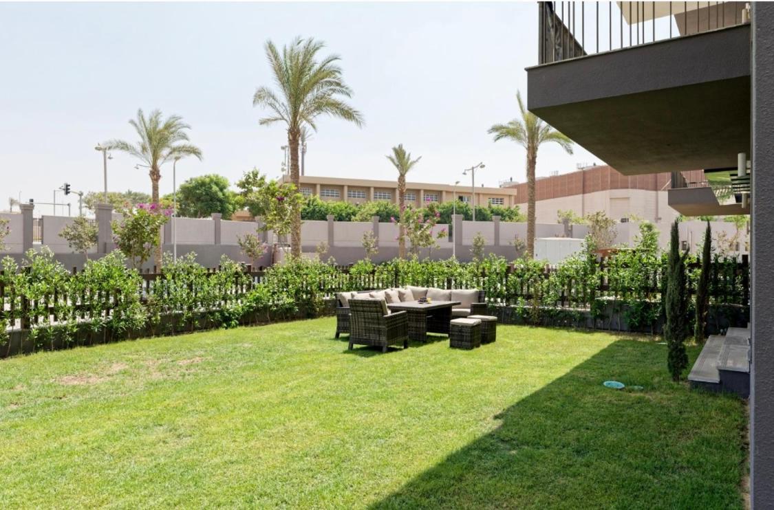 Luxury 2 Bedroom Ground Floor Apartment With Private Garden In Cairo Festival City Exterior foto